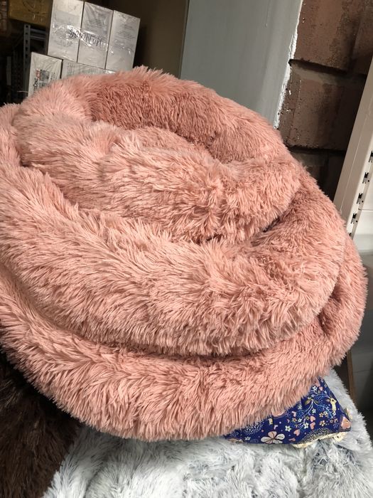 Лежаки для кошек и собак