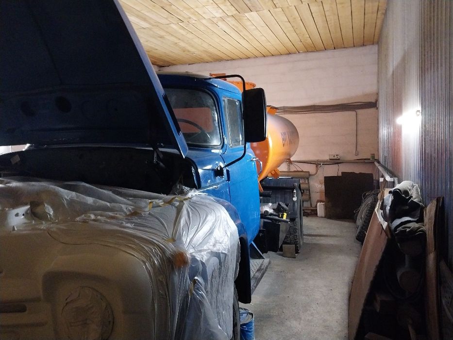 Зил бензовоз. Топливозапращик