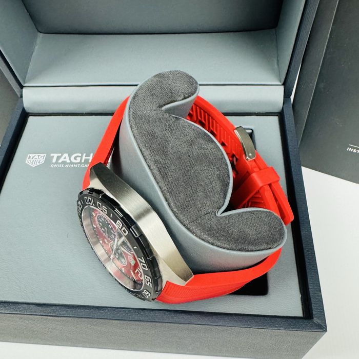 Часовник TAG Heuer Formula 1 Chronograph CAZ101AM