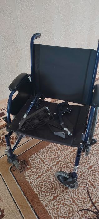 Продам инвалидную коляску