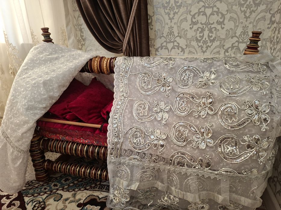 Yangi Ishlatilmagan Beshik Sotiladi