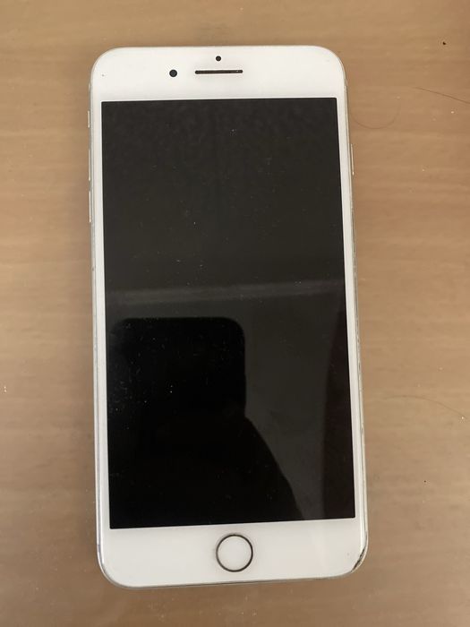 Продаю Iphone 8 plus