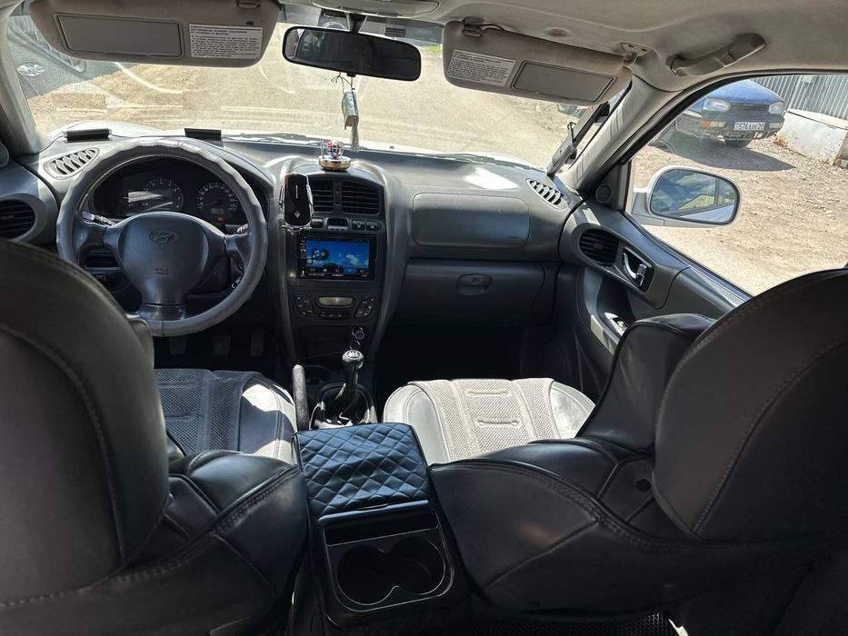 Продаетса машина Hyundai Santa fe