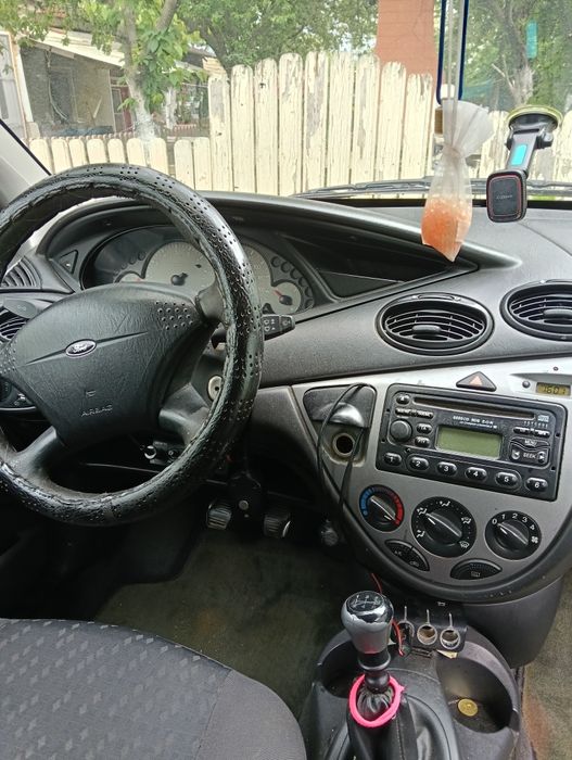 Vând mașină Ford focus