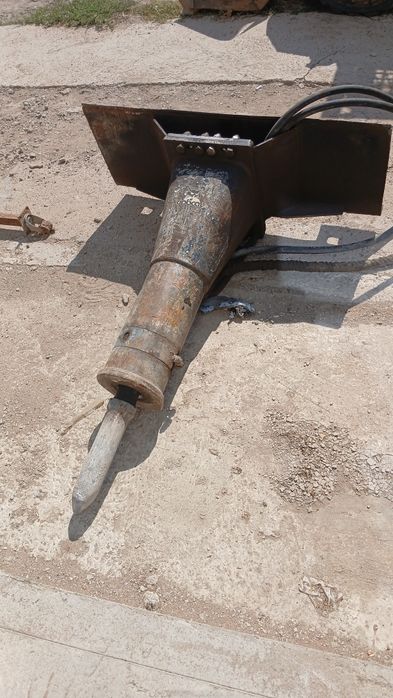 Отбойный Молот bobcat