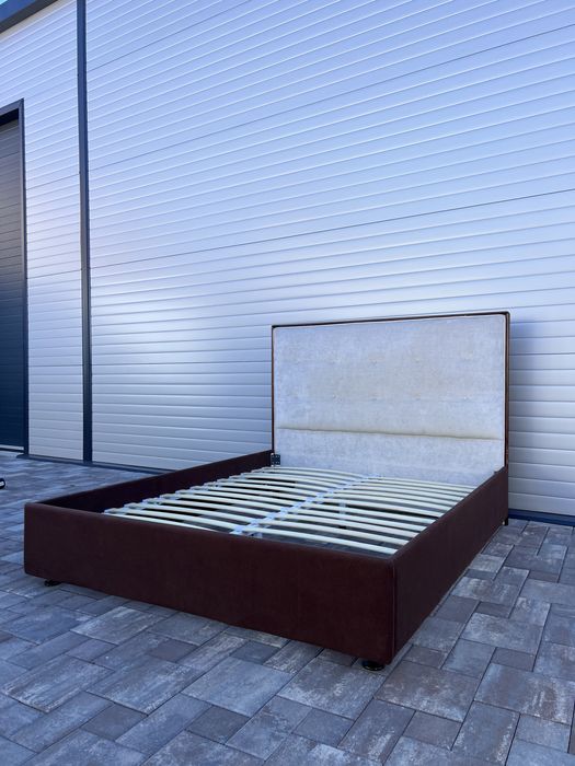 Pat Dormitor Tapitat • Boxspring 1,60 x 2,00 Impecabil