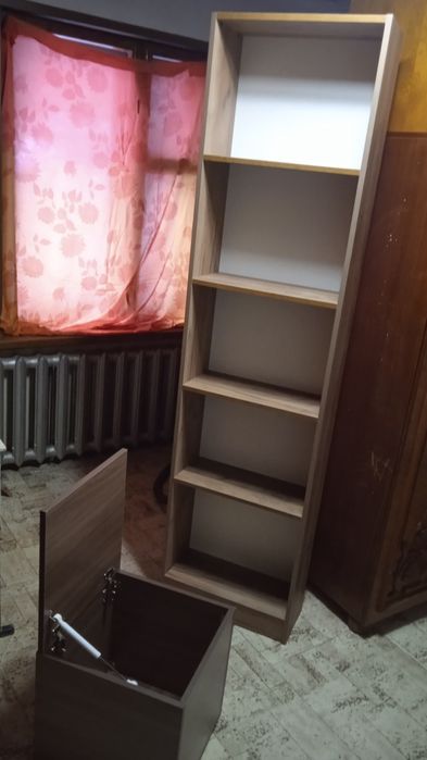 Продам шкаф-этажерку и куб-пуфик.