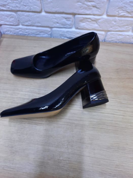 Туфли черные лакированные