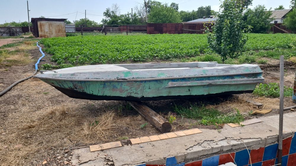 Продаётся лодка казанка.