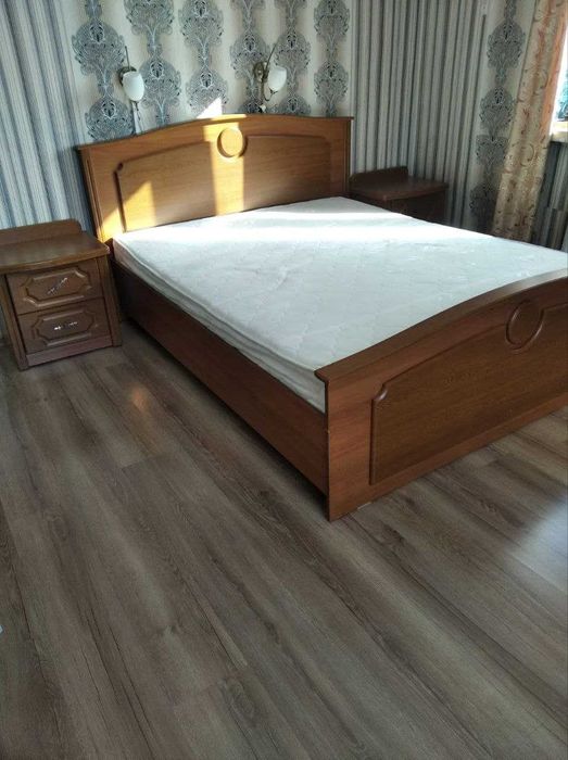 Продам спальный комплект