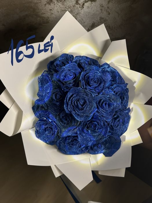 Buchete si aranjamente cu flori, dulciuri si/sau bauturi