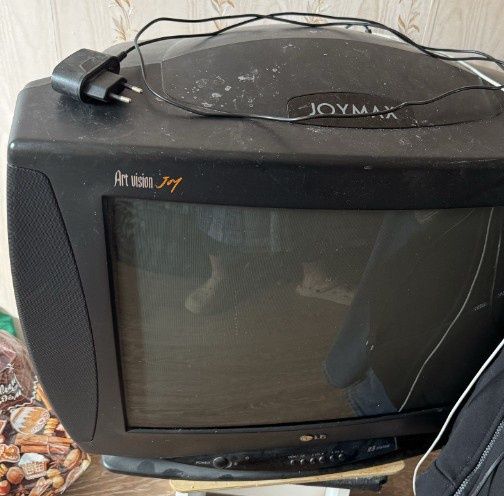 Продаю телевизор LG