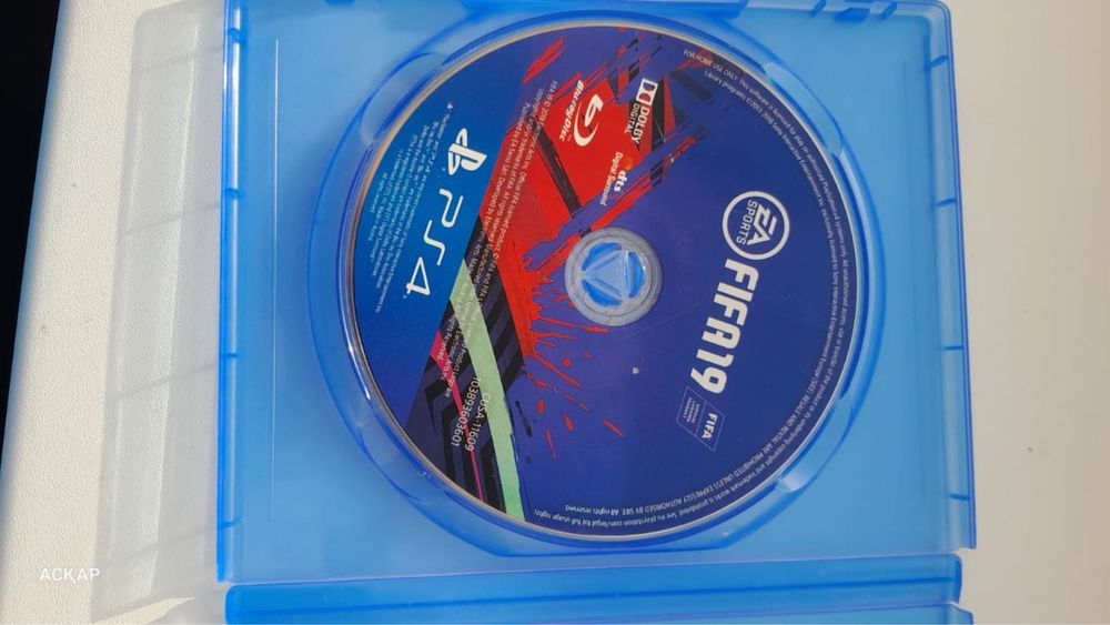 Продам FIFA 19 на PlayStation 4 — оригинал