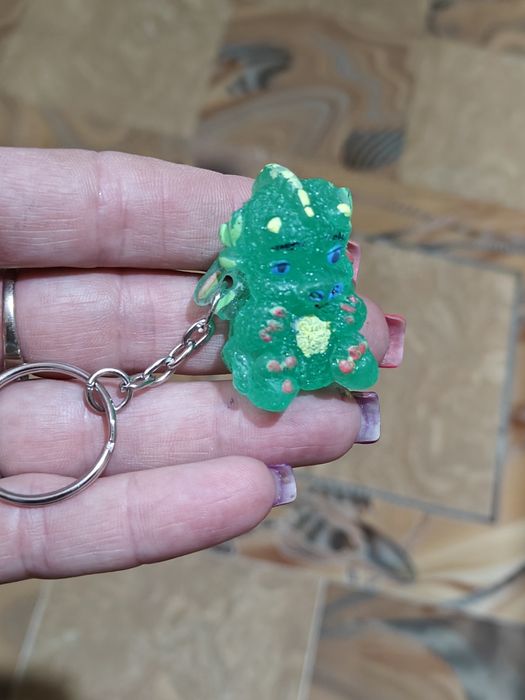 Продам брелки из эбоксидной смолы