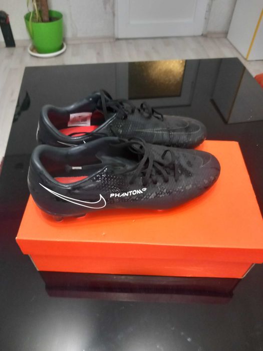 Продавам бутонки nike phantom gt 2 academy 
42 номер