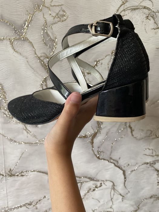 Продам нарядные туфли в оличном состоянии