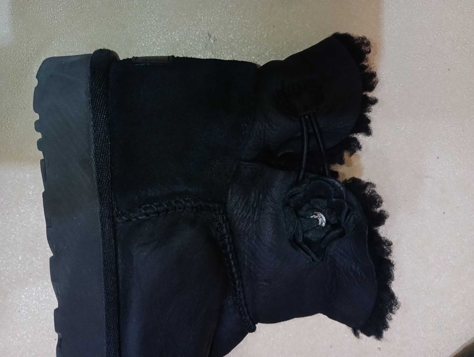 боти UGG лимитирана серия N 38 - 35 лв