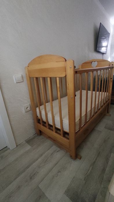 Детская кроватка маятник с ящиком