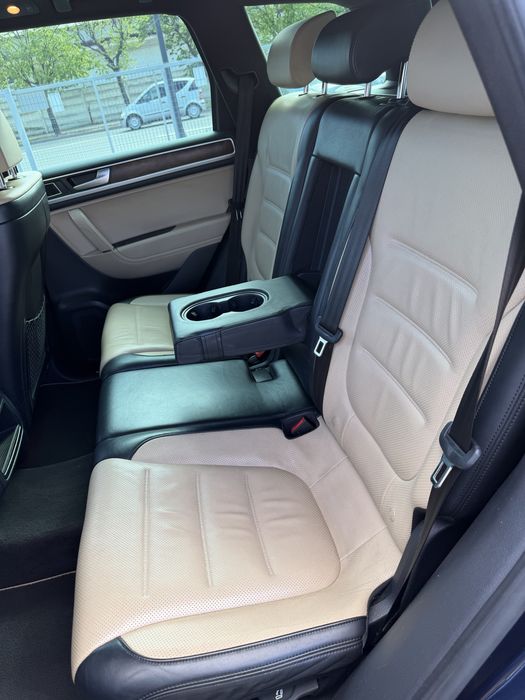 VW Touareg 3.0tdi  245 cp