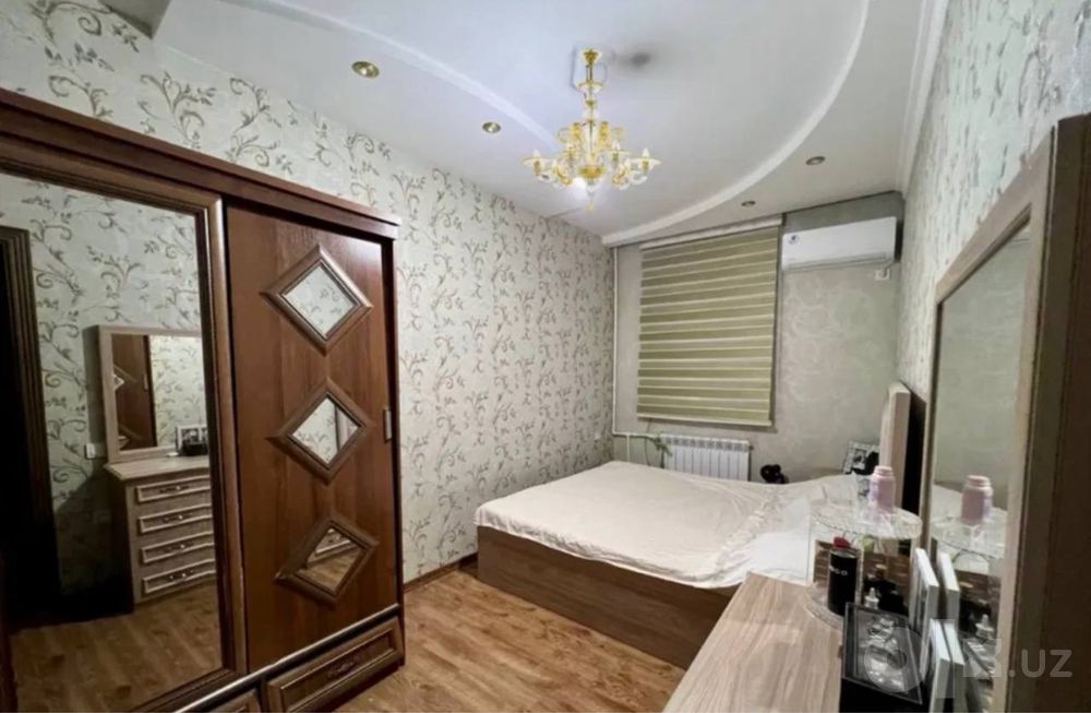 Максим Горкий метро 3 ком сотилади