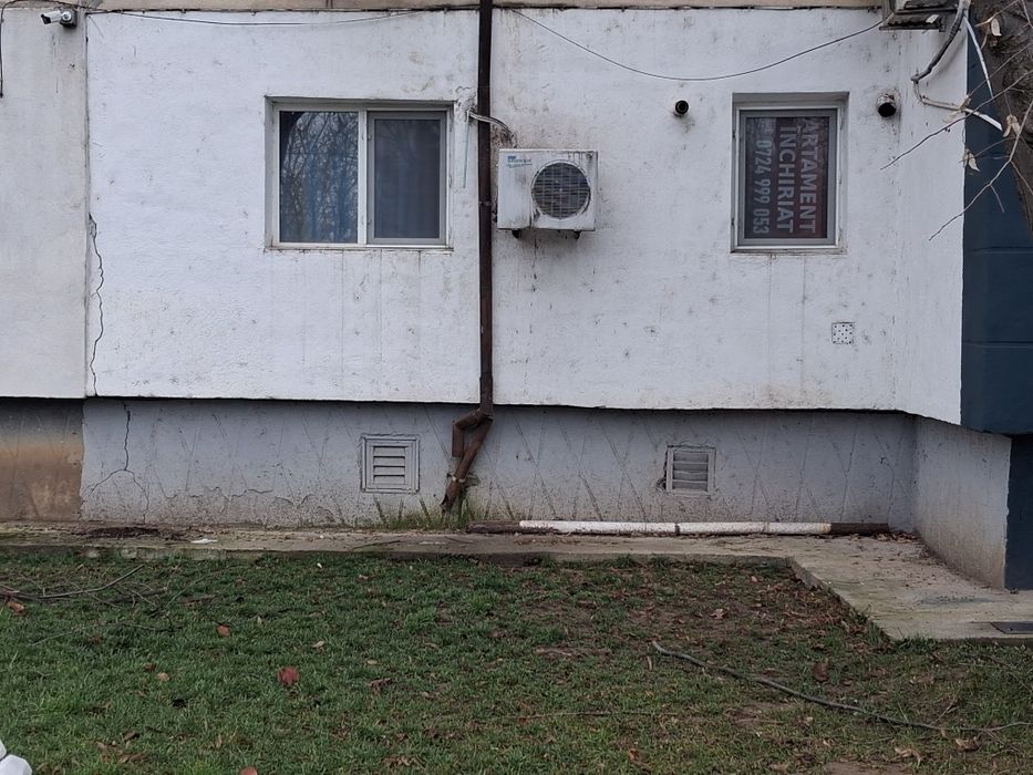 Închiriez apartament 2 camere decomandat