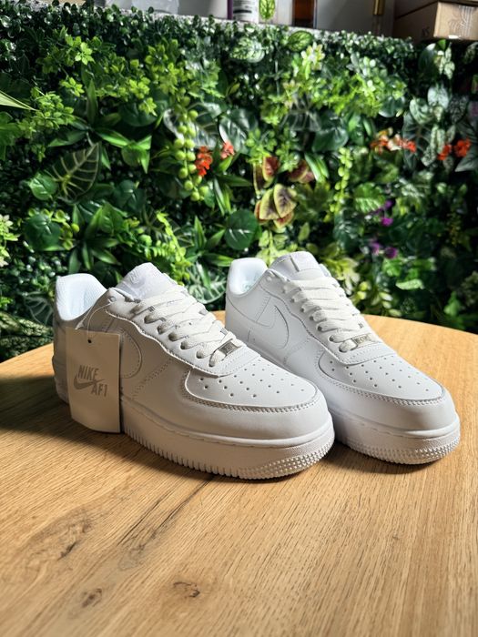 Adidasi Nike Air Force 1 Low