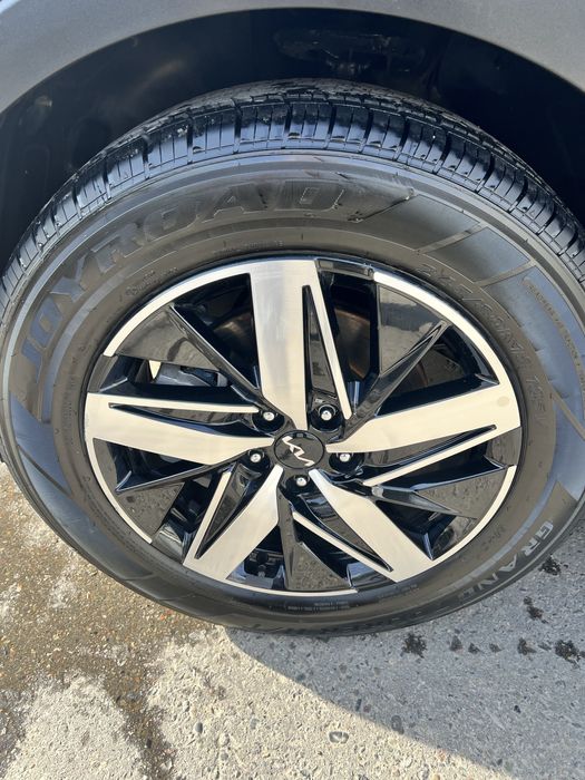 Продаётся Kia Sorento. 2.5