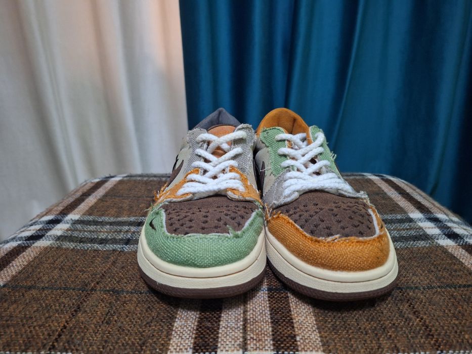 Продам женская  и можно на мужской кроссовки