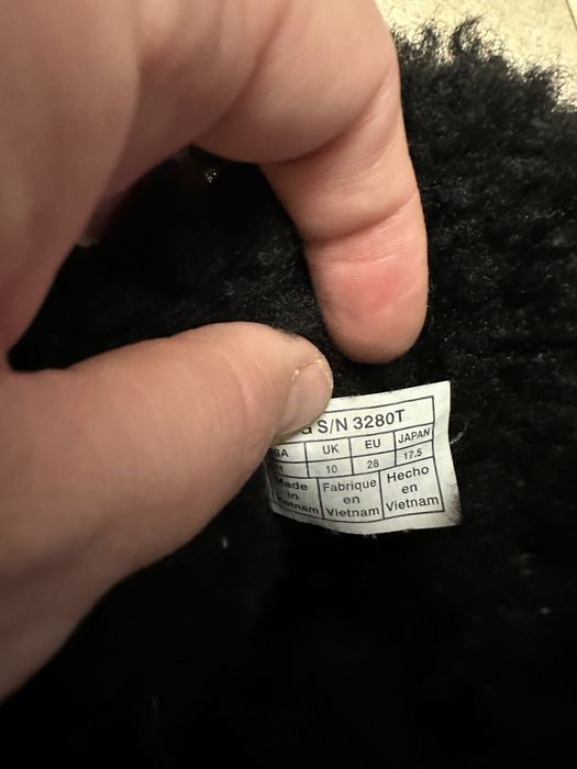 Ugg mar 28 si skechers  mar 29