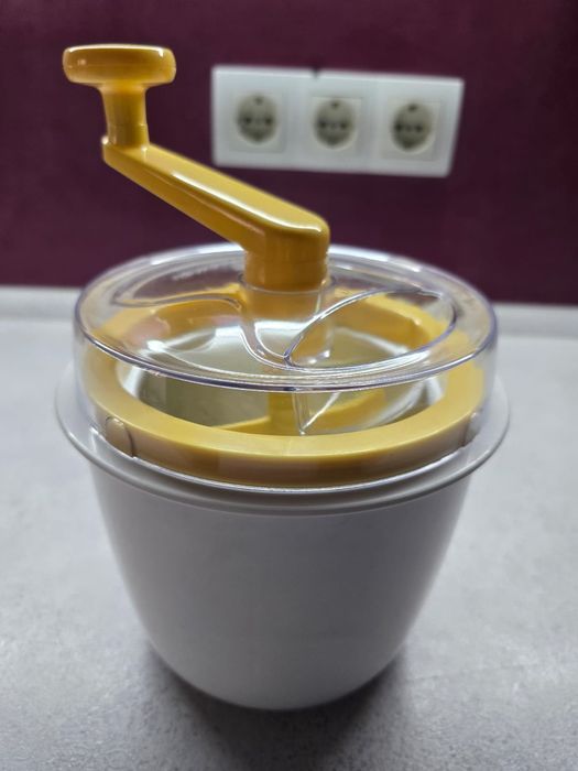 Мороженица для приготовления мороженого