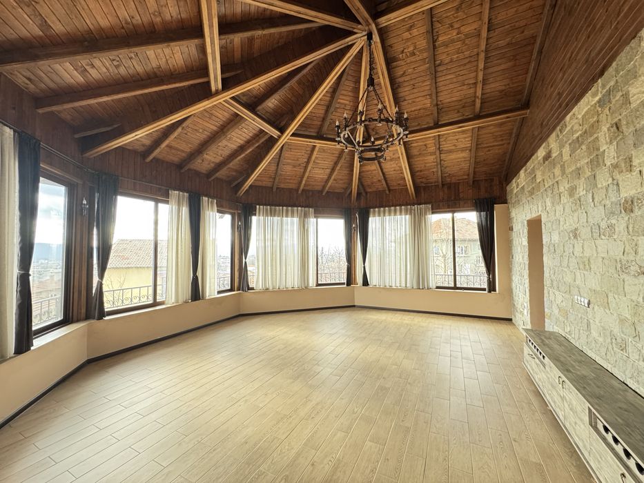 Продава се Къща в Казанлък - 270 кв.м за 943 €/кв.м - Снимка #21