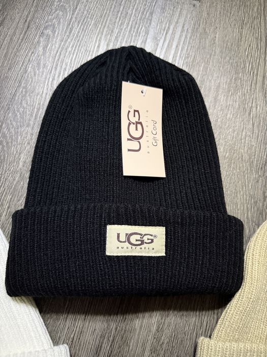 Caciula Fes Ugg noua/new unisex