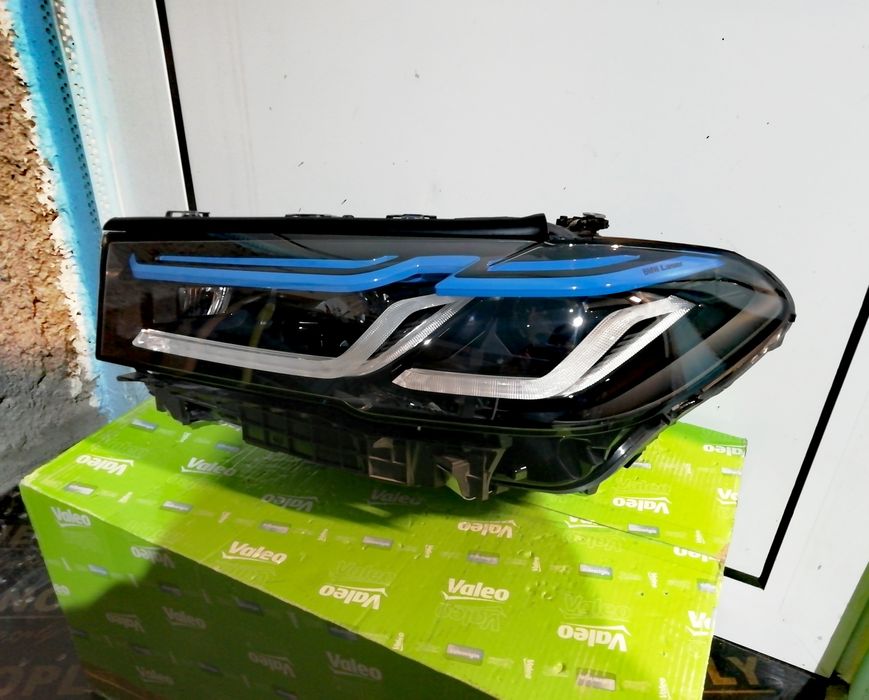 Фар Фарове за БМВ Г30 Г31 Лазер / BMW G30 G31 Laser BLACK LINE Lci.