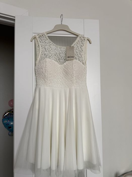 Срочно много платье , листайте р 46-48