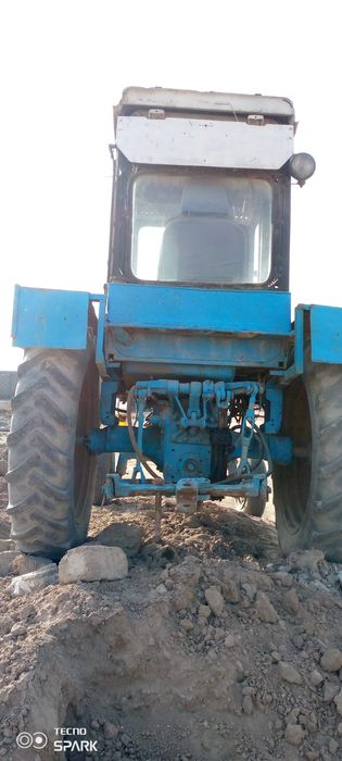 T28 Traktor yaxshi yiradi