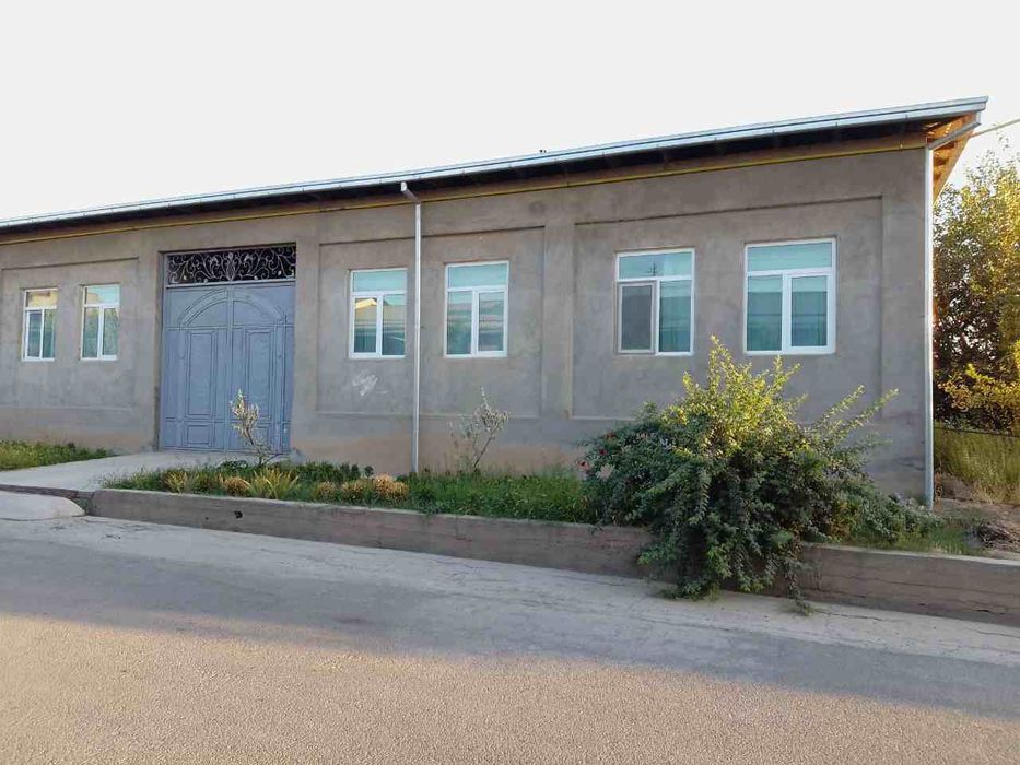 Участка Келесда коттеджлар ёнида