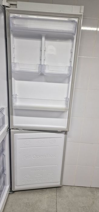 Холодильник SAMSUNG