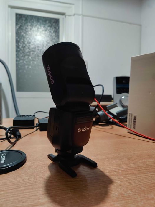 Godox V1PRO C blit cu cap rotund pentru Canon
