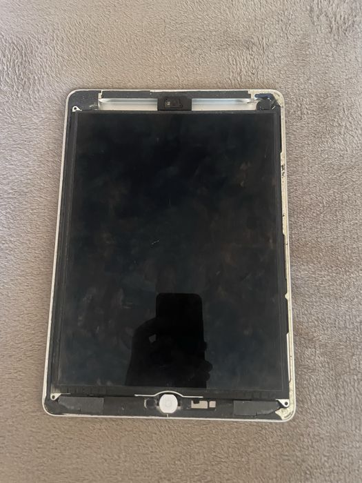 Ipad generația a6-a a1893