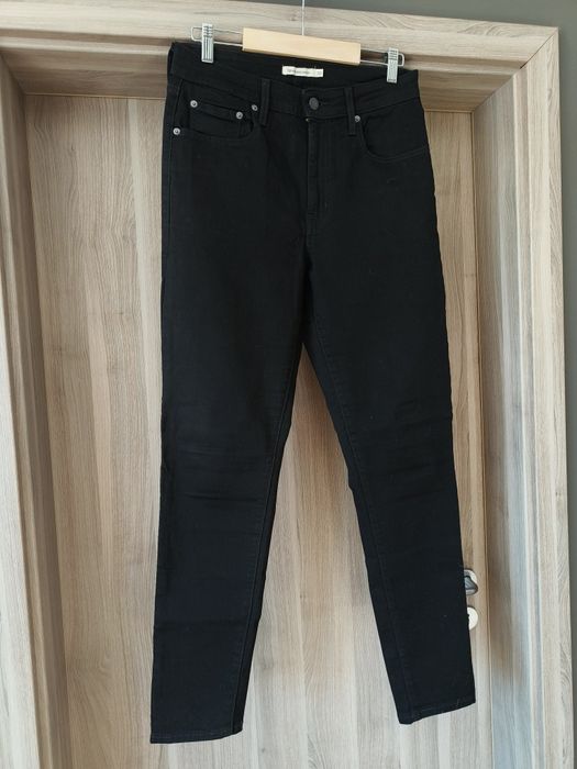 Blugi damă Levi’s 721 High Rise Skinny - Negri, W30 L30 (Stare foarte bună)