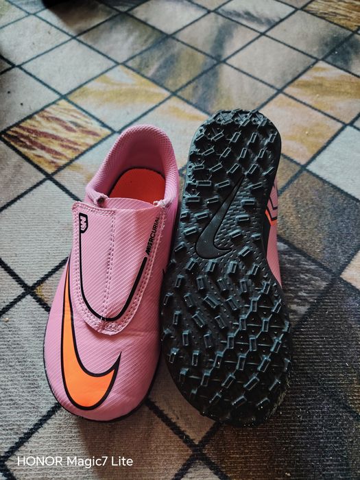 Ghete fotbal nike mărimea 29.5 și mărimea 30