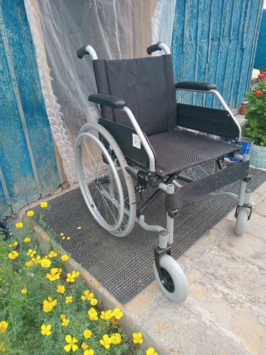Продам коляску новая