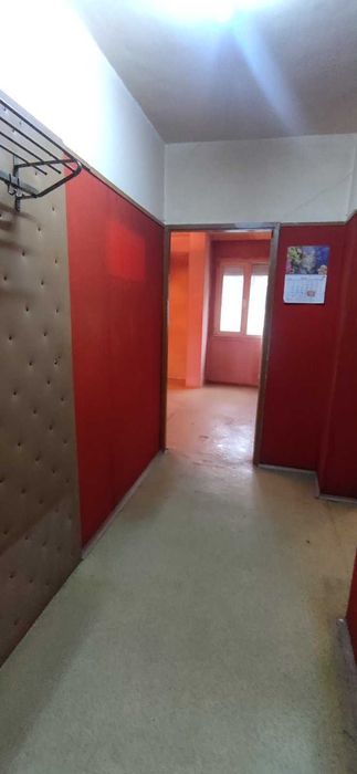 ТОП ЛОКАЦИЯ! Двустаен с потенциал за ТРИСТАЕН в сърцето на Асеновград