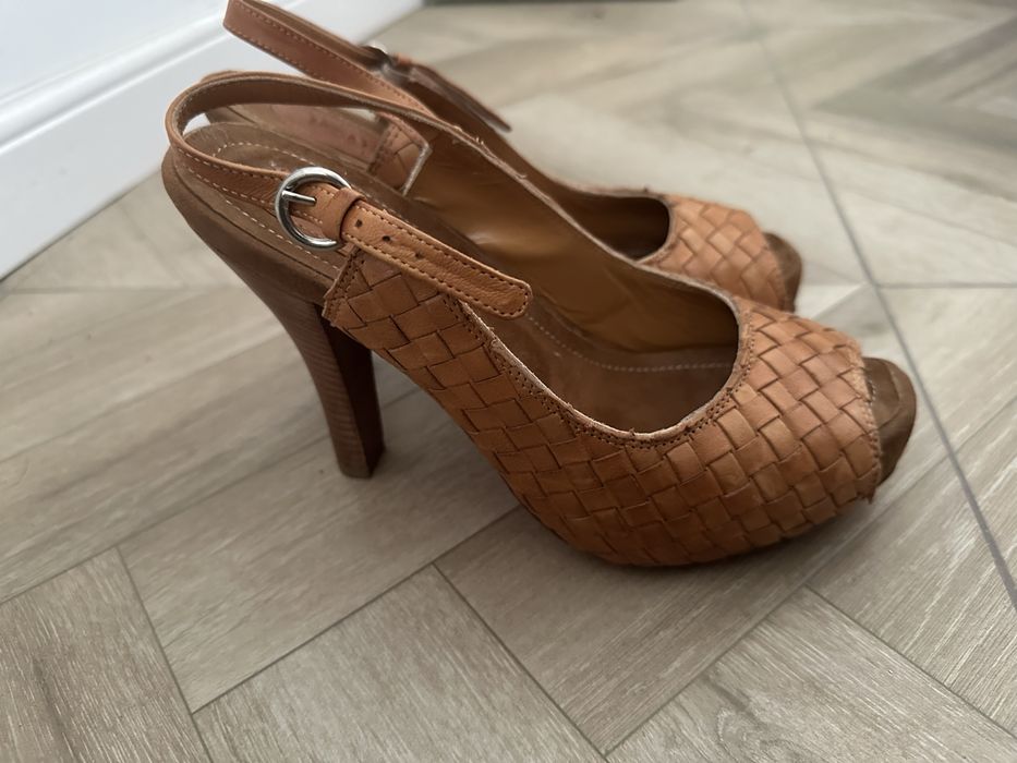 Pantofi Lena Milos, marimea 37, maro, noi, cu eticheta