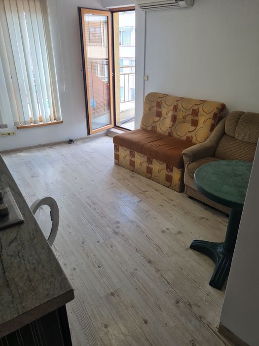 Дава се под наем Тристаен апартамент в Варна, Базар Левски - 50 кв.м за 141640.77 € - Снимка #4