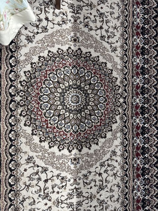 Продам ковер б/у