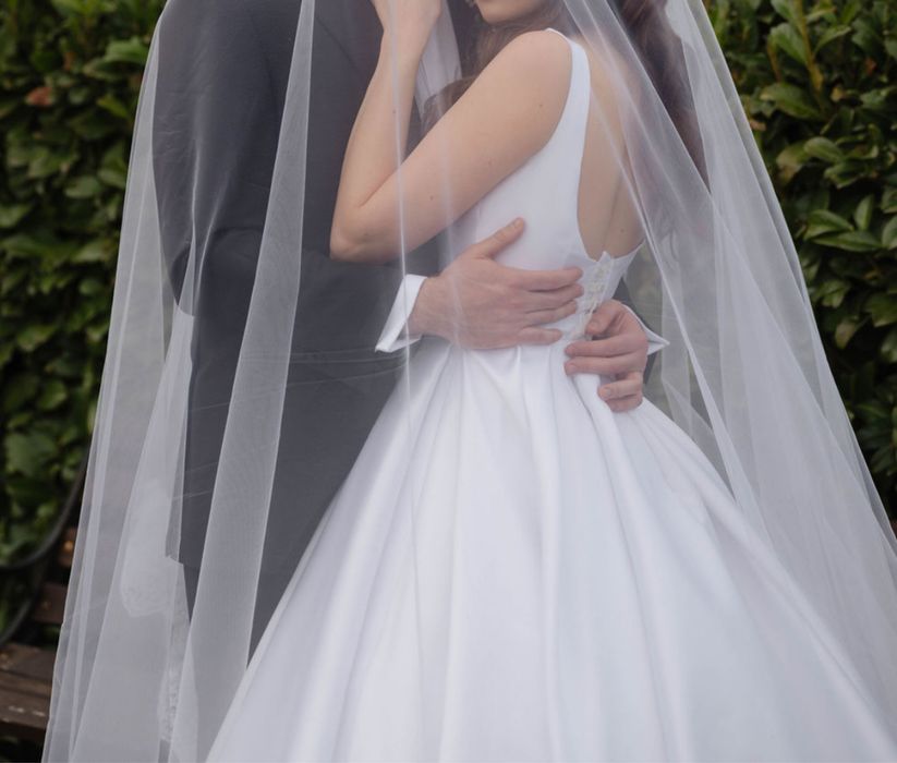 Rochie mireasă 36 taftă Mikado cu trenă (alb pur)