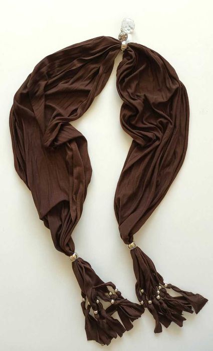 Шал кафяв с украса