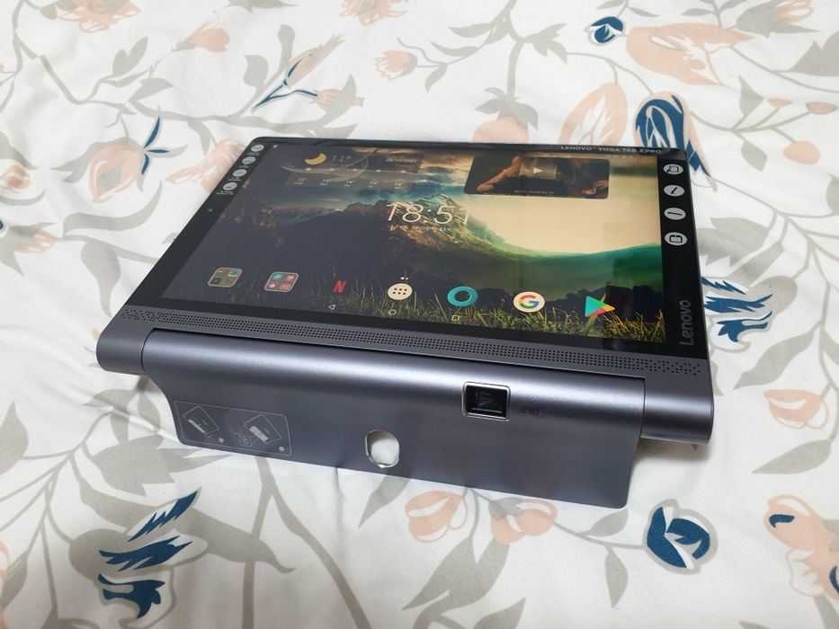 Tableta cu videoproiector Lenovo Yoga Tab 3 PRO