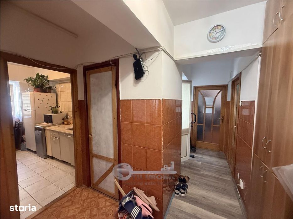 2 Cam Galata Bulevard, Et 1, Decomandat,  2 Balcoane